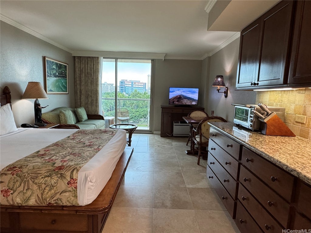 (unit #411) 2045 Kalakaua Avenue, Honolulu