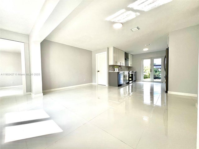 5 of 27 - 6417 Fletcher St, Hollywood, FL