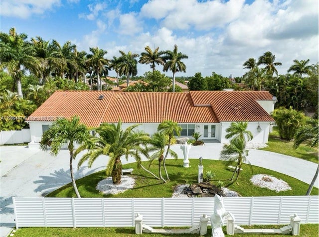 1 of 23 - 13921 Sw 30th St, Miami, FL