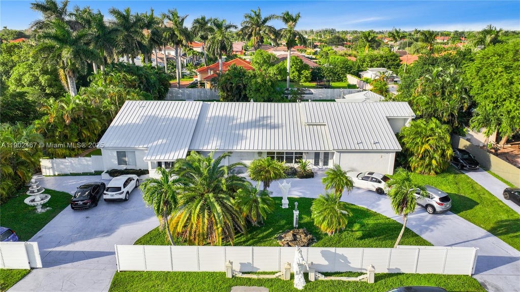 13921 Sw 30th St, Miami