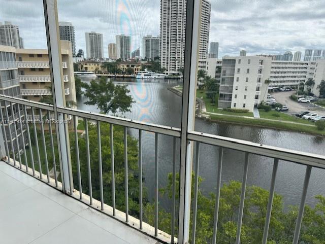 2930 Point East Dr E610, Aventura