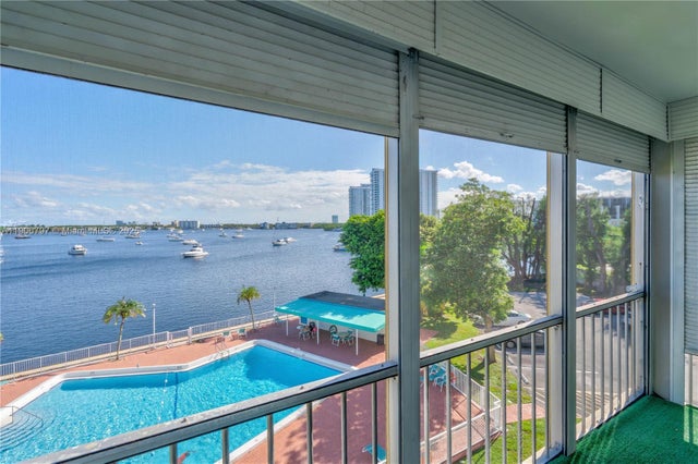 2 of 26 - 2910 Point East Dr M412, Aventura, FL