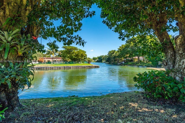 5 of 98 - 10945 Sw 75th Ct, Pinecrest, FL