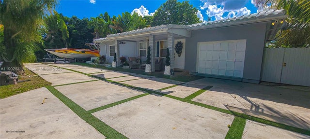 4 of 36 - 232 Ne 160th St, Miami, FL