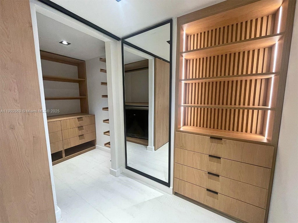 100 Bayview Dr 1901, Sunny Isles Beach
