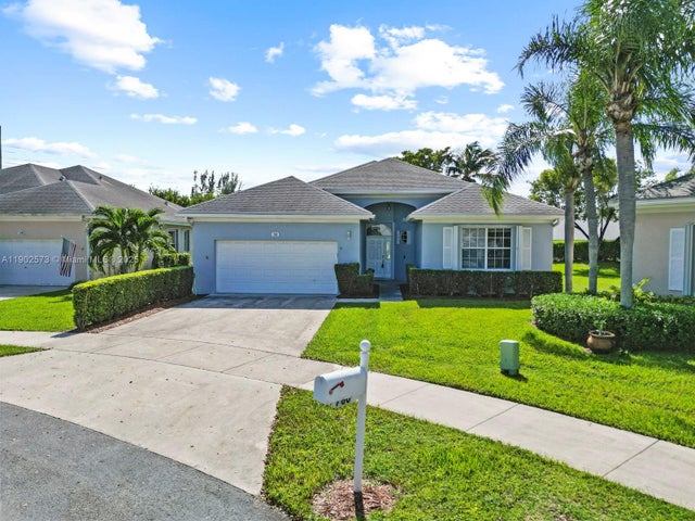 1 of 35 - 760 Se 23rd Ln, Homestead, FL