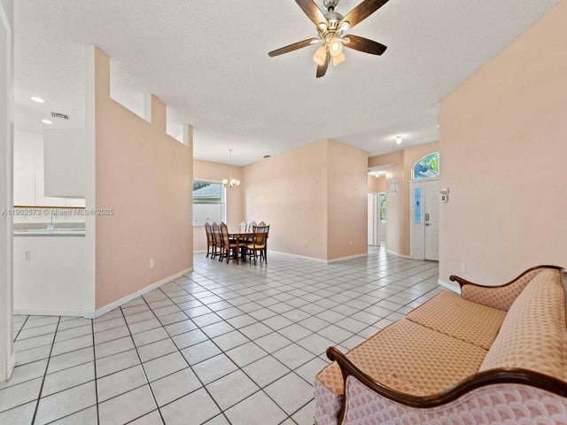 4 of 35 - 760 Se 23rd Ln, Homestead, FL