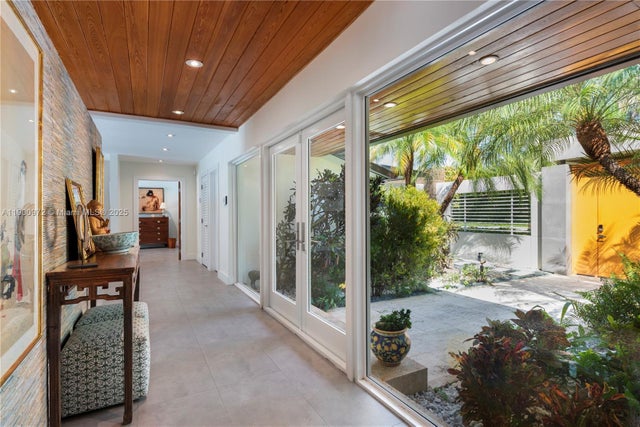 4 of 25 - 11570 Sw 72nd Ave, Pinecrest, FL