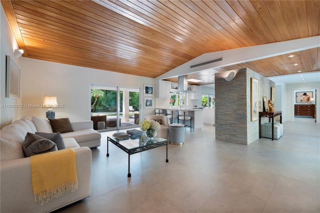 5 of 25 - 11570 Sw 72nd Ave, Pinecrest, FL