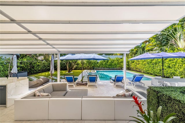 4 of 40 - 6166 Pine Tree Dr, Miami Beach, FL