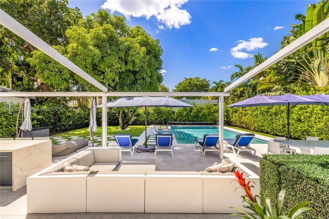 5 of 40 - 6166 Pine Tree Dr, Miami Beach, FL