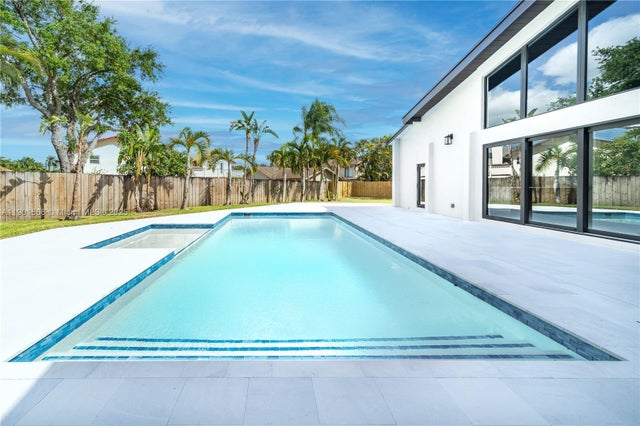 1 of 63 - 842 W Coco Plum Cir, Plantation, FL
