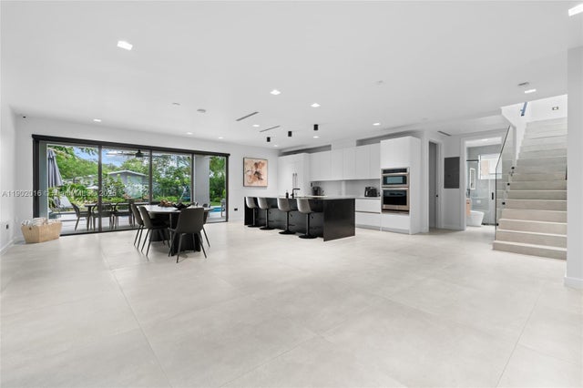 5 of 35 - 2531 Ne 182, Miami, FL