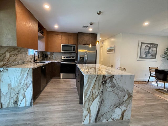 5 of 22 - 5733 Madison St, Hollywood, FL