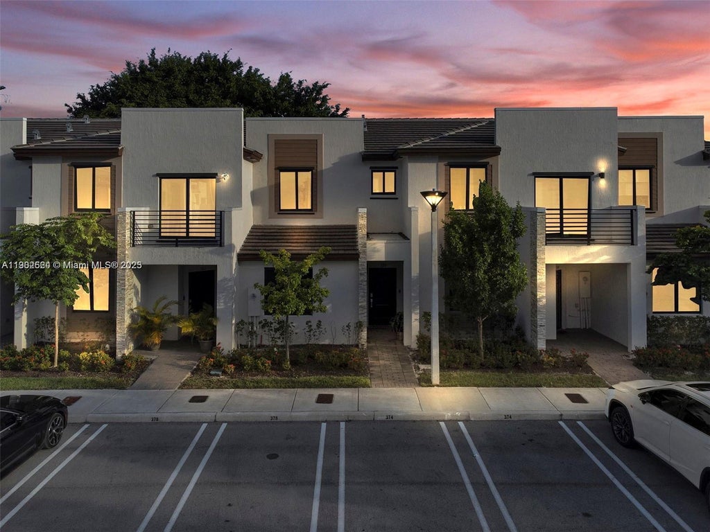 378 Ne 214th St, Miami