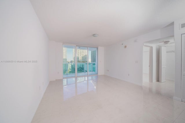 3 of 9 - 31 Se 5th St 1507, Miami, FL