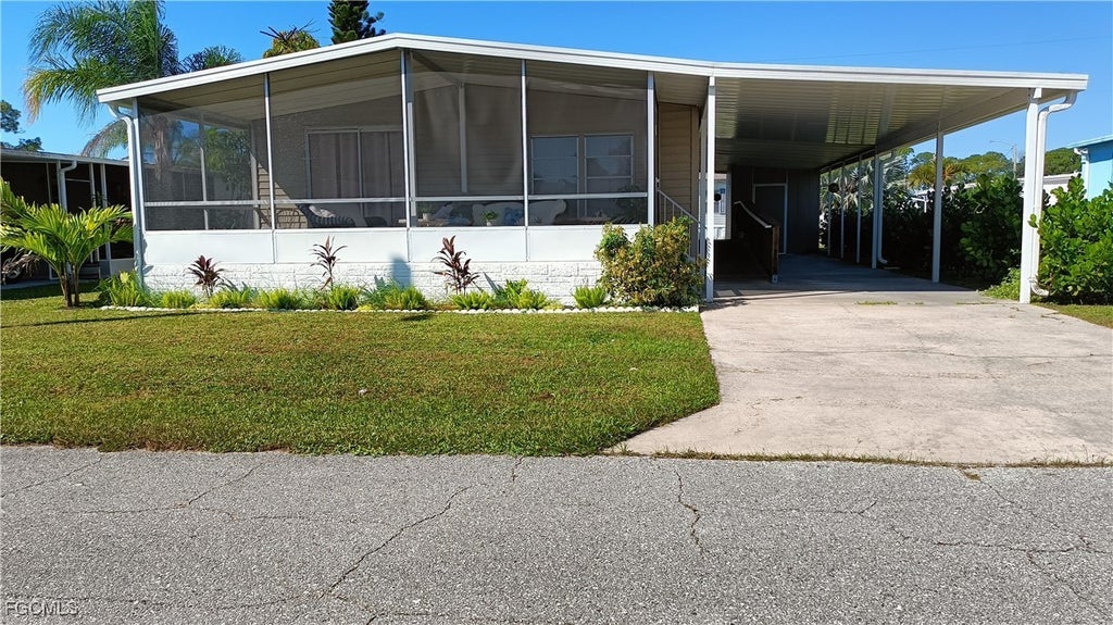 515 Blossom Ct, North Fort Myers