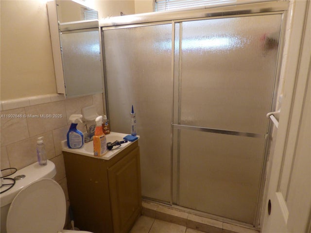 4 of 11 - 347 Nw 42nd St, Miami, FL