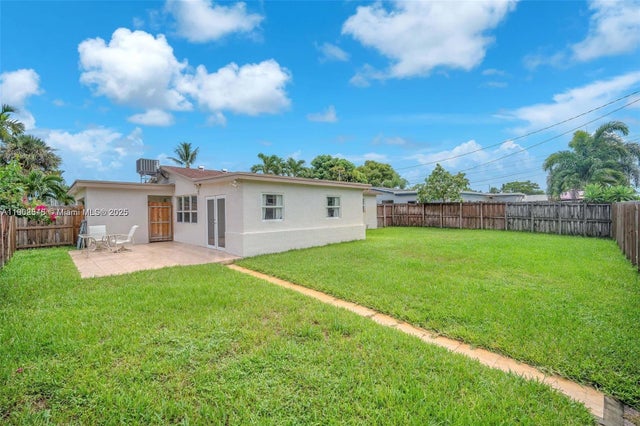 4 of 38 - 2112 N 32nd Ct, Hollywood, FL