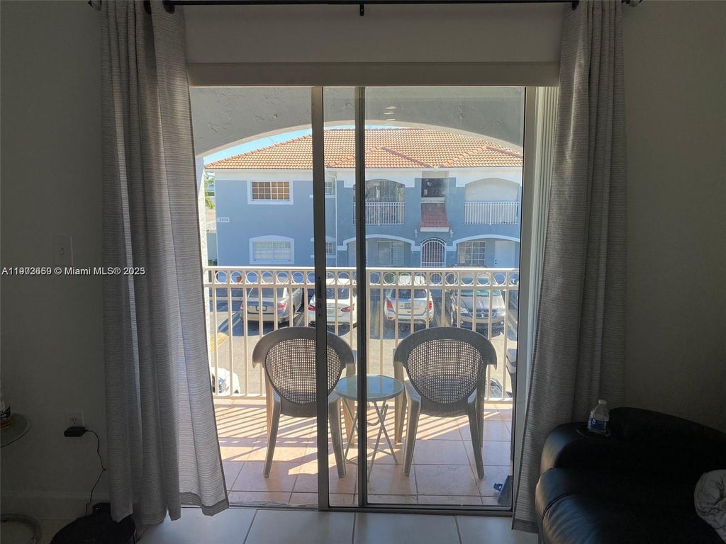 2860 W 80th St 217-12, Hialeah