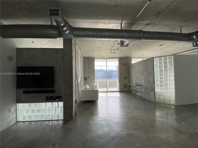 2 of 12 - 444 Ne 30th St 702, Miami, FL