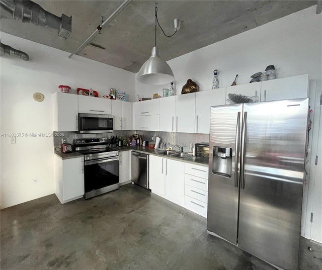 4 of 12 - 444 Ne 30th St 702, Miami, FL