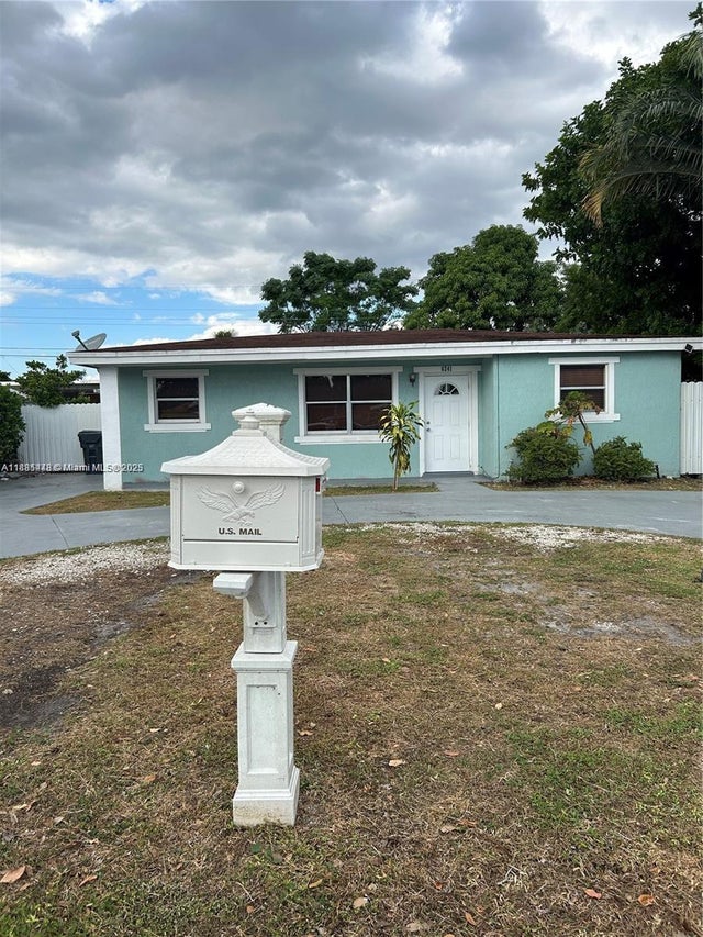 4 of 22 - 6241 Fletcher St, Hollywood, FL