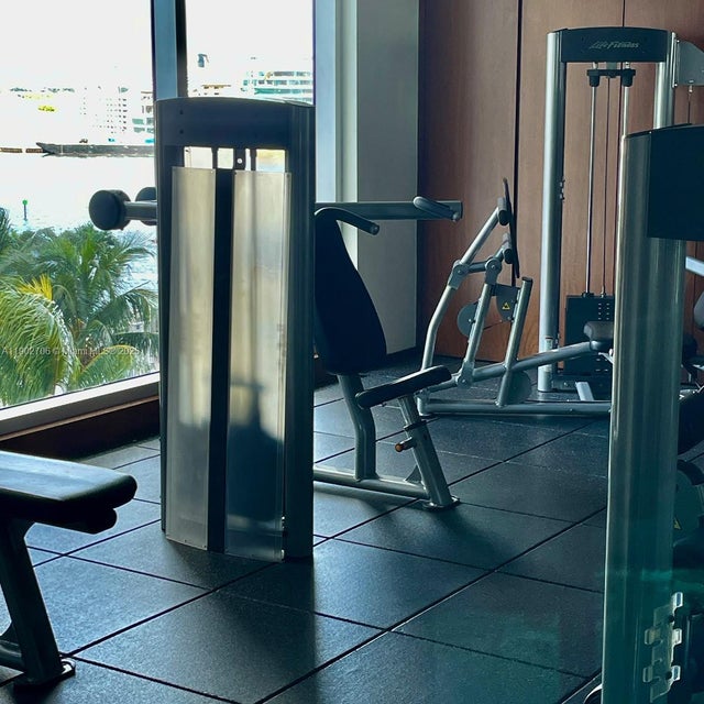 3 of 28 - 335 S Biscayne Blvd 2200, Miami, FL