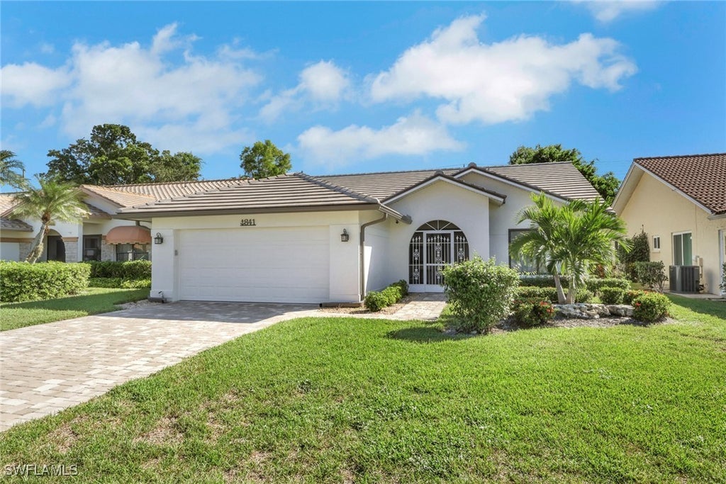 841 Kings Way, Naples