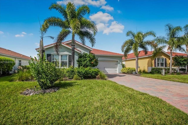 3348 Apple Blossom, Fort Myers