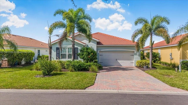 5 of 35 - 3348 Apple Blossom, Fort Myers, FL