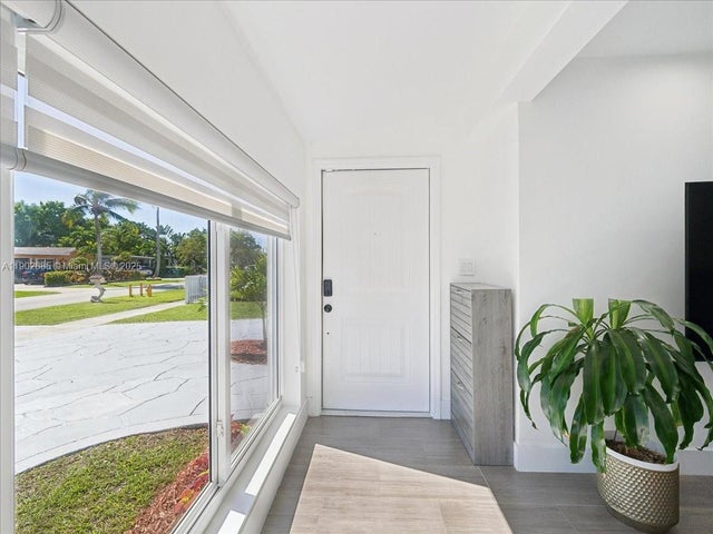 4 of 39 - 9371 Martinique Dr, Cutler Bay, FL