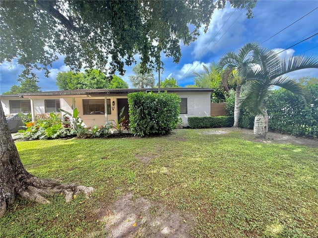 3 of 39 - 125 Ne 150th St, Miami, FL