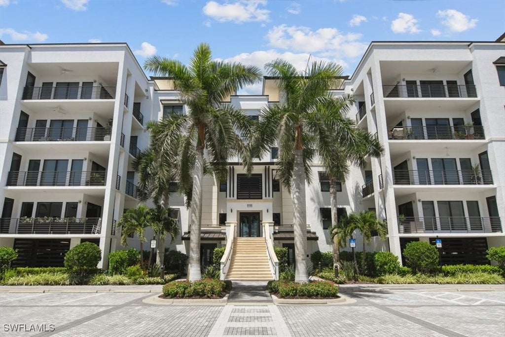 1111 Central Ave 207, Naples