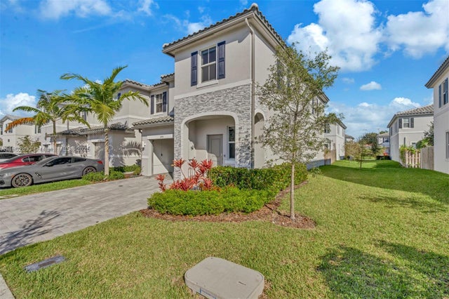 2 of 48 - 11851 Nw 46th St, Coral Springs, FL