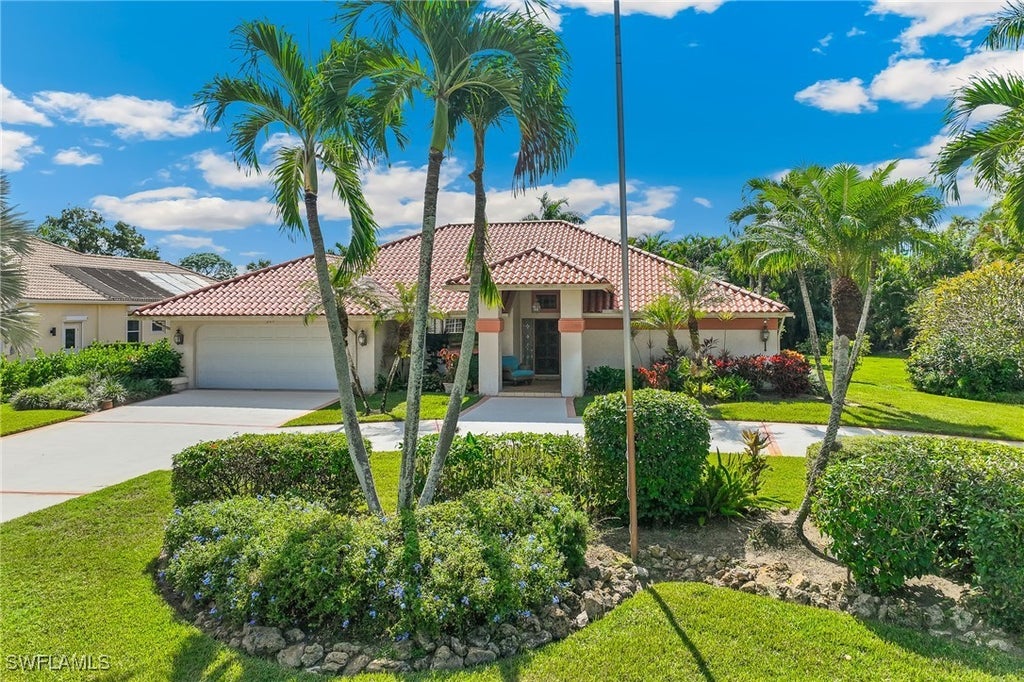 205 Muirfield Cir, Naples