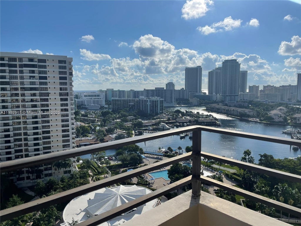 600 Three Islands Blvd 1814, Hallandale Beach