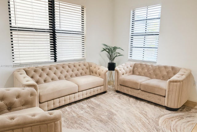 3 of 27 - 19316 Ne 8th Ct, Miami, FL