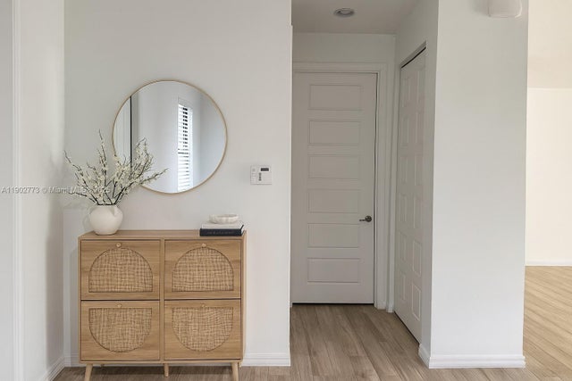 5 of 27 - 19316 Ne 8th Ct, Miami, FL