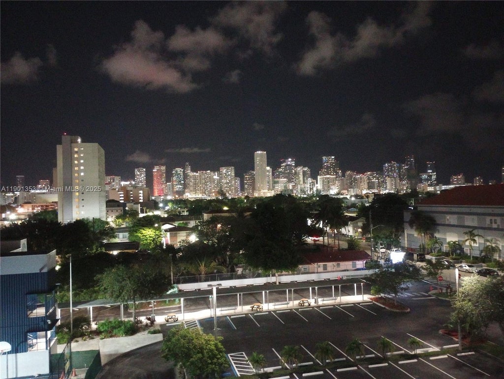 199 Sw 12th Ave 519-b, Miami