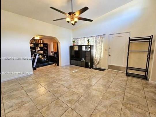 2 of 44 - 917 N 26th Ave, Hollywood, FL