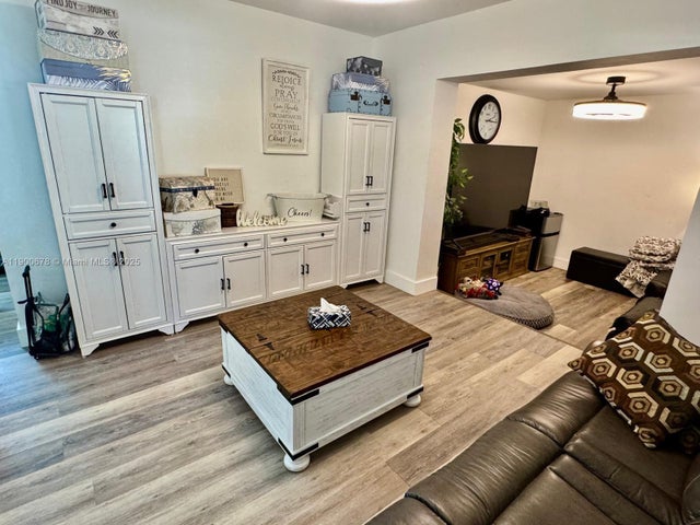 2626 Garfield St, Hollywood