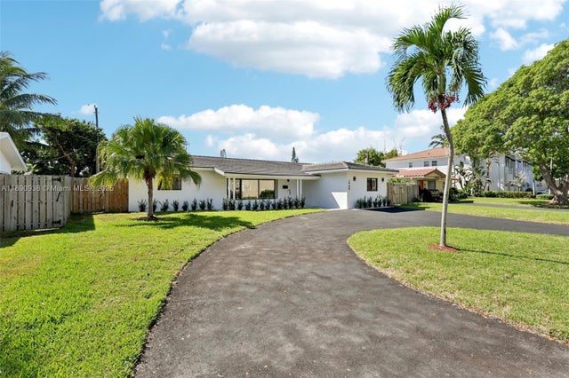 2 of 40 - 1960 Ne 32nd St, Lighthouse Point, FL