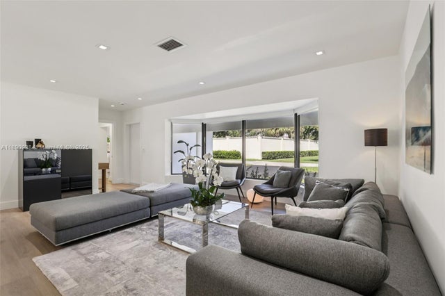 4 of 40 - 1960 Ne 32nd St, Lighthouse Point, FL