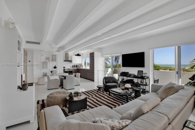 4 of 25 - 325 Ocean Dr 210, Miami Beach, FL