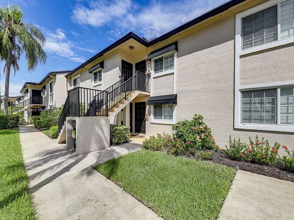 4000 Crystal Lake Dr 114, Deerfield Beach