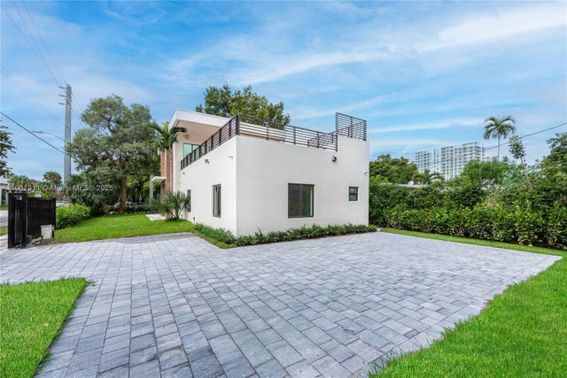 2 of 39 - 101 Sw 25th Rd, Miami, FL