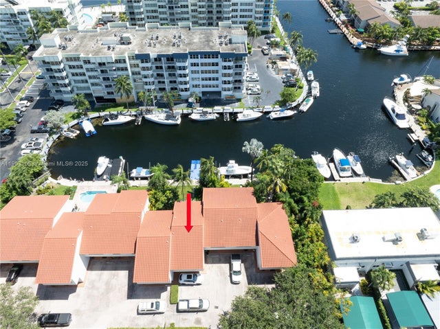 2 of 49 - 16523 Ne 26th Ave 1b, North Miami Beach, FL