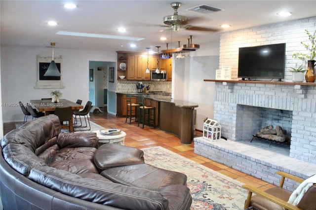 4 of 20 - 9431 Sea Turtle Ln, Plantation, FL