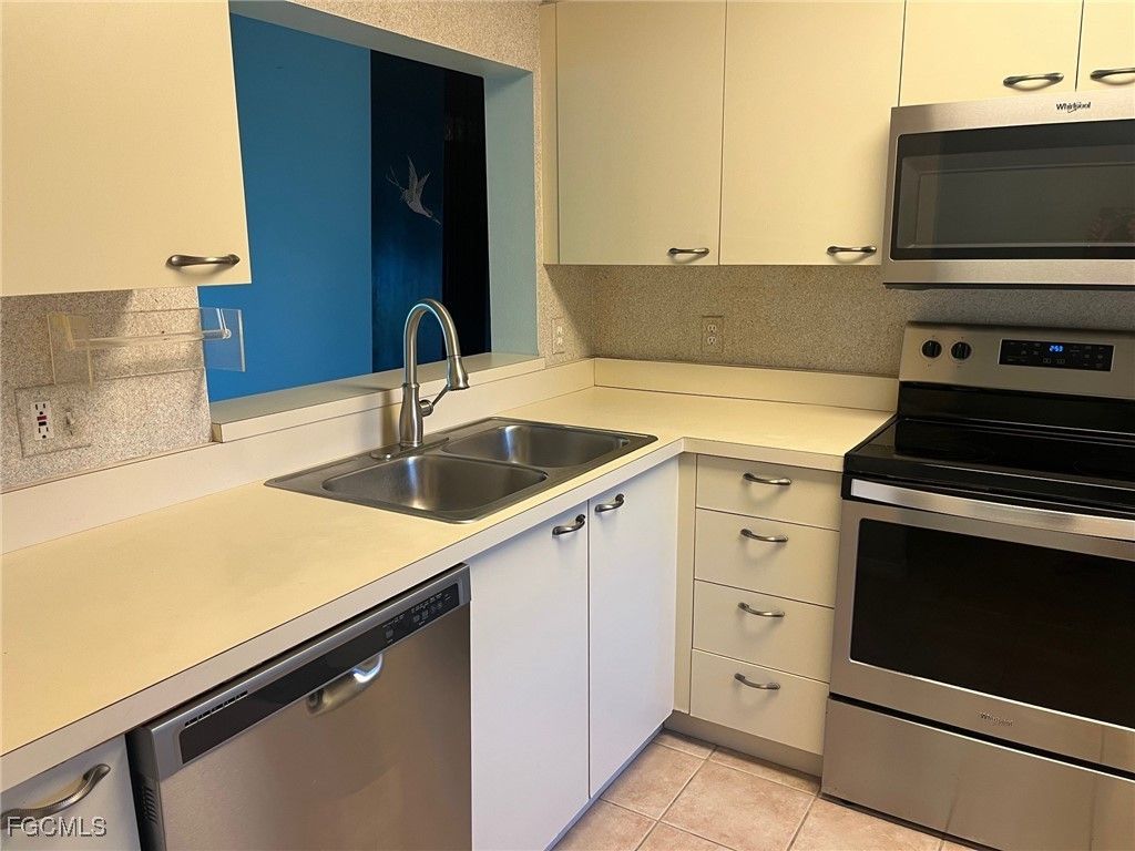 7406 Lake Breeze Dr 118, Fort Myers
